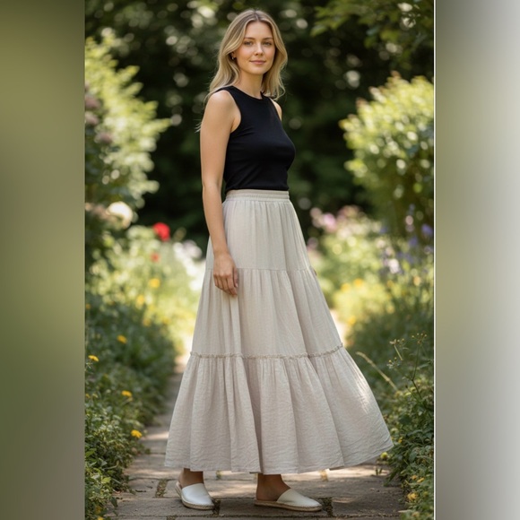 Elie Tahari Dresses & Skirts - Elie Tahari Glady’s Sand Skirt